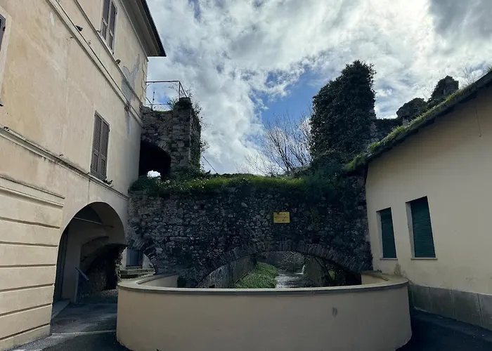 Dantis Domus At The Levanto