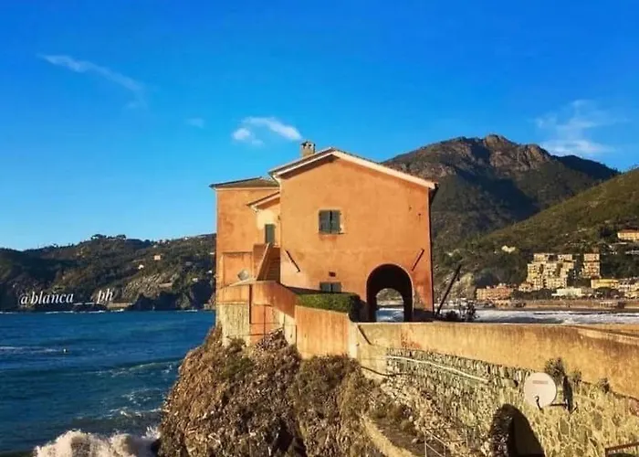 Dantis Domus At The * Levanto
