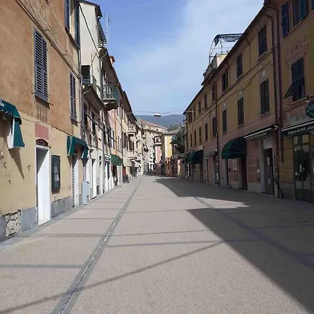 Lägenhet Dantis Domus At The *