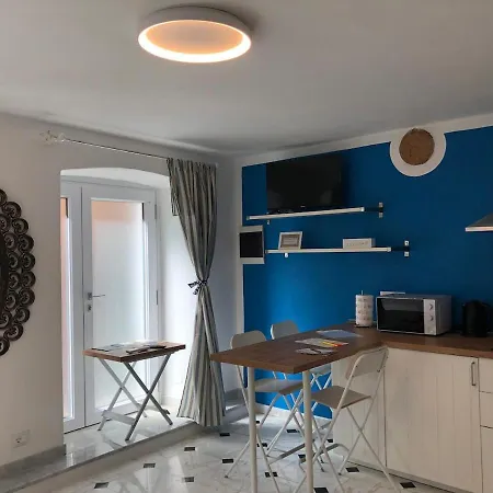 Dantis Domus At The Appartement