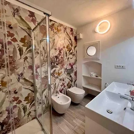 Dantis Domus At The * Levanto