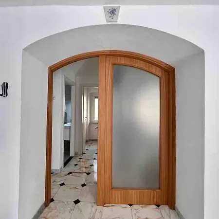 Dantis Domus At The *