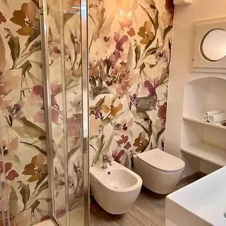 Dantis Domus At The Appartement Levanto