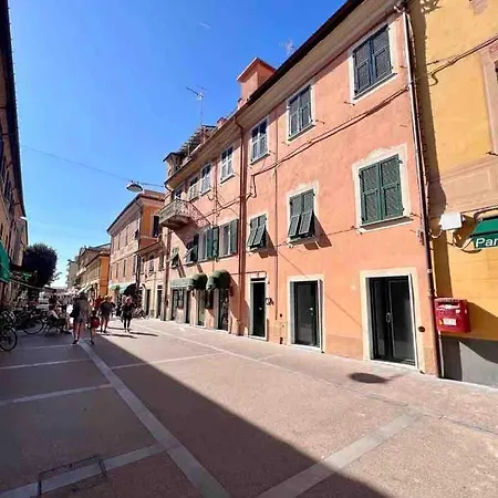 Dantis Domus At The Levanto