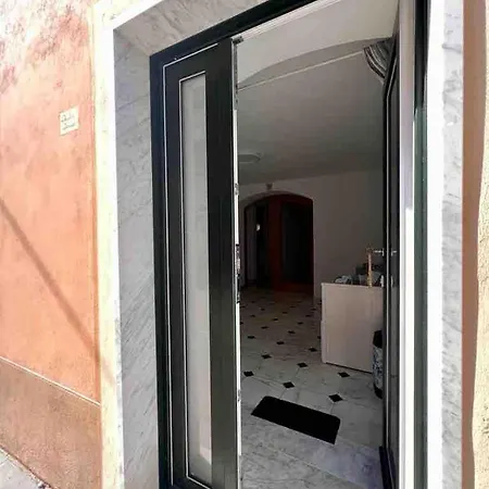 Dantis Domus At The Lägenhet