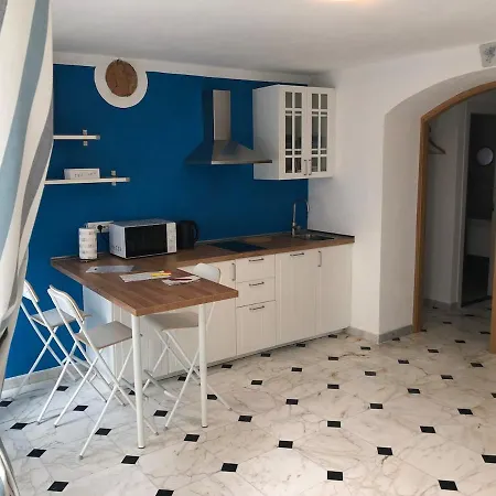 Dantis Domus At The Appartement *