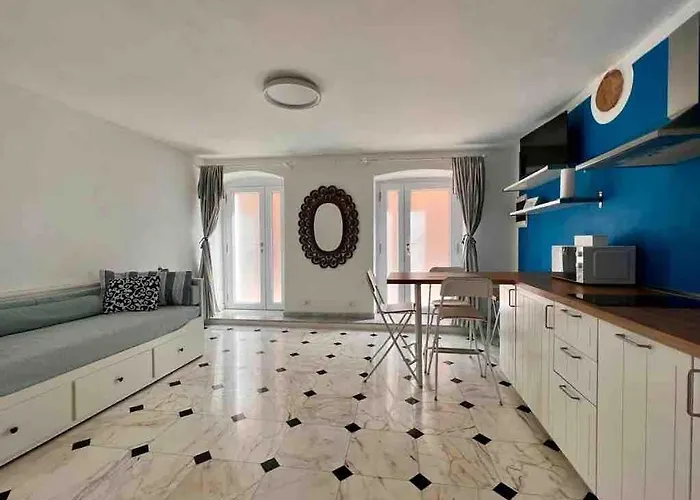 Dantis Domus At The Διαμέρισμα