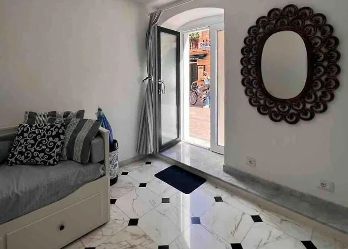 Διαμέρισμα Dantis Domus At The