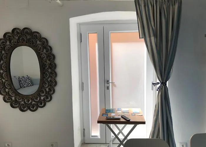 Dantis Domus At The * Λεβάντο