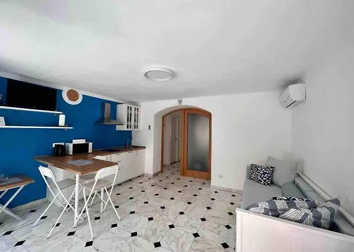 Dantis Domus At The * Λεβάντο